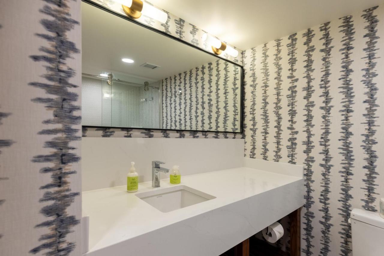 Superior 2 Queen Room