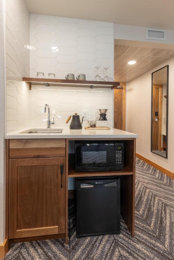 Superior 2 Queen Room