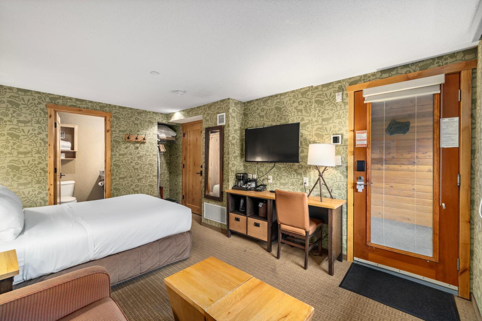 Queen Room